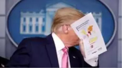 Türkiye, Trump'ın elindeki haritada koronavirüse hazır olan ülkeler arasında yer aldı Türkiye, Trump'ın elindeki haritada koronavirüse hazır olan ülkeler arasında yer aldı