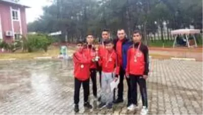 Vanlı atletler Osmaniye'den Türkiye ikinciliği ile döndüler Vanlı atletler Osmaniye'den Türkiye ikinciliği ile döndüler