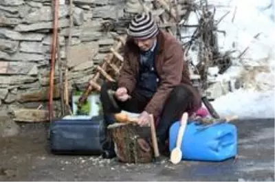 Yüksekovalı Düzen, 100 yıllık dede mesleğini sürdürüyor Yüksekovalı Düzen, 100 yıllık dede mesleğini sürdürüyor