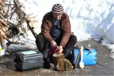 Yüksekovalı Düzen, 100 yıllık dede mesleğini sürdürüyor Yüksekovalı Düzen, 100 yıllık dede mesleğini sürdürüyor