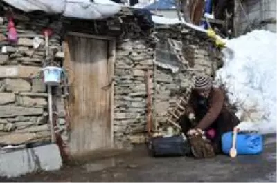 Yüksekovalı Düzen, 100 yıllık dede mesleğini sürdürüyor Yüksekovalı Düzen, 100 yıllık dede mesleğini sürdürüyor