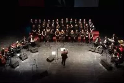 Zekai Tunca 50'inci sanat yılını Bilecik'te kutladı Zekai Tunca 50'inci sanat yılını Bilecik'te kutladı
