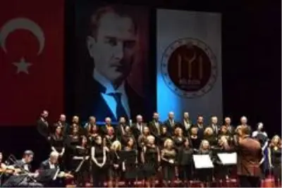 Zekai Tunca 50'inci sanat yılını Bilecik'te kutladı Zekai Tunca 50'inci sanat yılını Bilecik'te kutladı