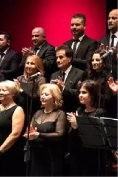 Zekai Tunca 50'inci sanat yılını Bilecik'te kutladı Zekai Tunca 50'inci sanat yılını Bilecik'te kutladı