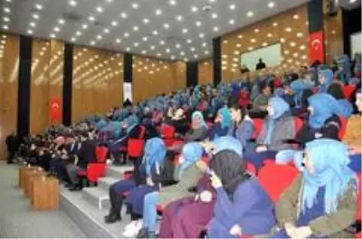Akçakale'de hızlı okuma ve anlama etkinliği Akçakale'de hızlı okuma ve anlama etkinliği