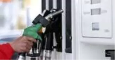Benzine 34 kuruş, motorine ise 31 kuruş indirim geldi