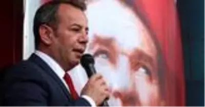 Bolu Belediye Başkanı duyurdu: Edirne'ye gitmek isteyen mültecilere ücretsiz otobüs verilecek.