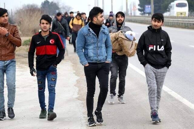 Demet Akalın'dan mültecilerin sınıra gitmesine ilk yorum: İnşallah doğrudur.