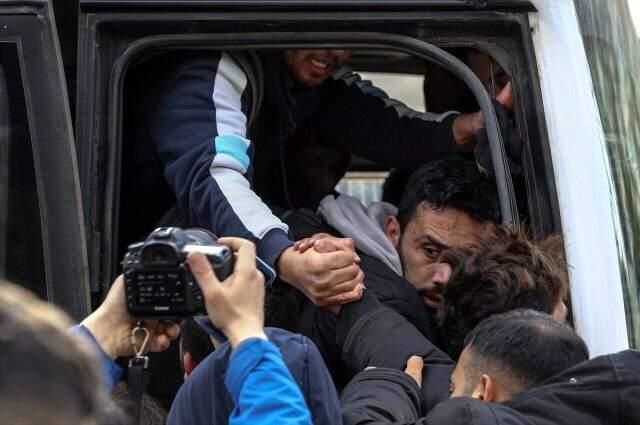 Düzensiz göçmenlerin Avrupa'ya geçmek amacıyla Edirne'ye gidişi sürüyor