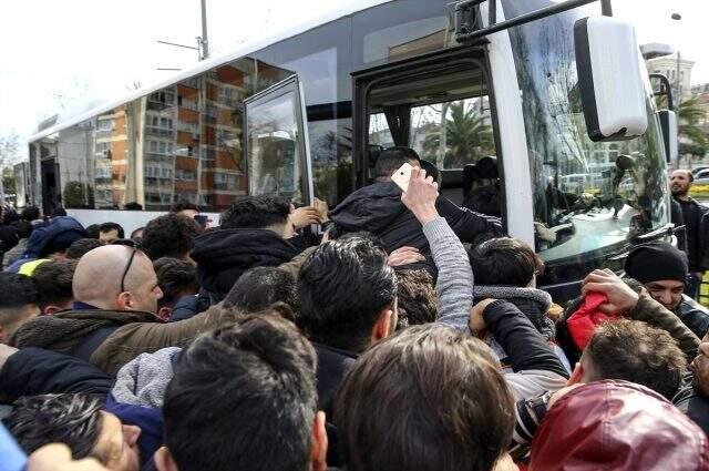 Düzensiz göçmenlerin Avrupa'ya geçmek amacıyla Edirne'ye gidişi sürüyor