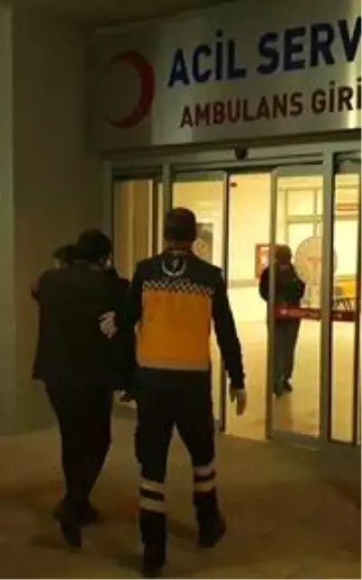 Erzincan'da evde çıkan yangında dumandan etkilenen 9 kişi hastaneye kaldırıldı Erzincan'da evde çıkan yangında dumandan etkilenen 9 kişi hastaneye kaldırıldı