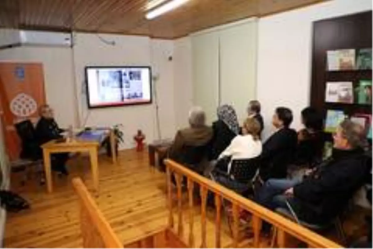 EYSAM'da tarihi Eyüpsultan oyuncakları konuşuldu