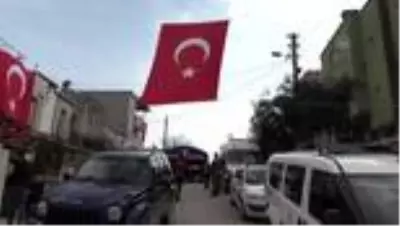 İdlib'de şehit olan Uzman Çavuş Selman Cankara'nın ailesine acı haber verildi İdlib'de şehit olan Uzman Çavuş Selman Cankara'nın ailesine acı haber verildi