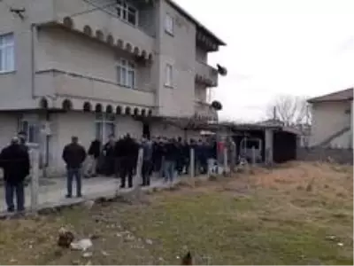 İdlib'de şehit olan Uzman Onbaşı Nihat Kara'nın ailesine haber verildi
