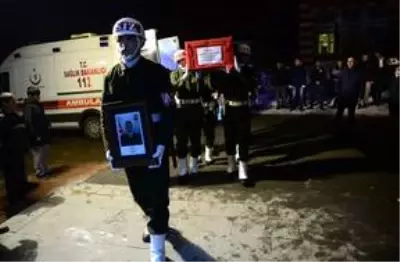 İdlib şehidi Piyade Uzman Onbaşı Kurtulmuş son yolculuğuna uğurlandı İdlib şehidi Piyade Uzman Onbaşı Kurtulmuş son yolculuğuna uğurlandı