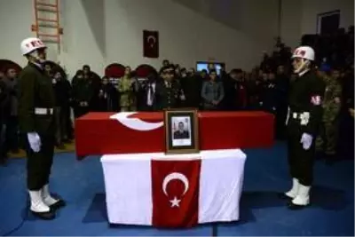 İdlib şehidi Piyade Uzman Onbaşı Kurtulmuş son yolculuğuna uğurlandı İdlib şehidi Piyade Uzman Onbaşı Kurtulmuş son yolculuğuna uğurlandı