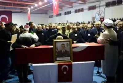 İdlib şehidi Piyade Uzman Onbaşı Kurtulmuş son yolculuğuna uğurlandı İdlib şehidi Piyade Uzman Onbaşı Kurtulmuş son yolculuğuna uğurlandı