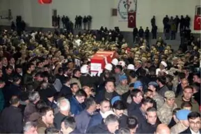 İdlib şehidi Piyade Uzman Onbaşı Kurtulmuş son yolculuğuna uğurlandı İdlib şehidi Piyade Uzman Onbaşı Kurtulmuş son yolculuğuna uğurlandı