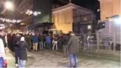 İdlib'deki hain saldırının ardından Rusya'nın İstanbul Başkonsolosluğu önünde protesto: Şehitlerin hesabı sorulacak İdlib'deki hain saldırının ardından Rusya'nın İstanbul Başkonsolosluğu önünde protesto: Şehitlerin hesabı sorulacak
