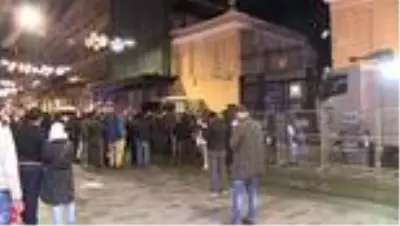 İdlib'deki hain saldırının ardından Rusya'nın İstanbul Başkonsolosluğu önünde protesto: Şehitlerin hesabı sorulacak İdlib'deki hain saldırının ardından Rusya'nın İstanbul Başkonsolosluğu önünde protesto: Şehitlerin hesabı sorulacak