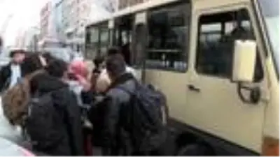 Avrupa'ya göç etmek isteyen Suriyeli mülteciler, İstanbul'dan Edirne'ye yola çıktı