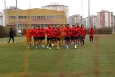 Kayserispor'da kapılar kapandı Kayserispor'da kapılar kapandı