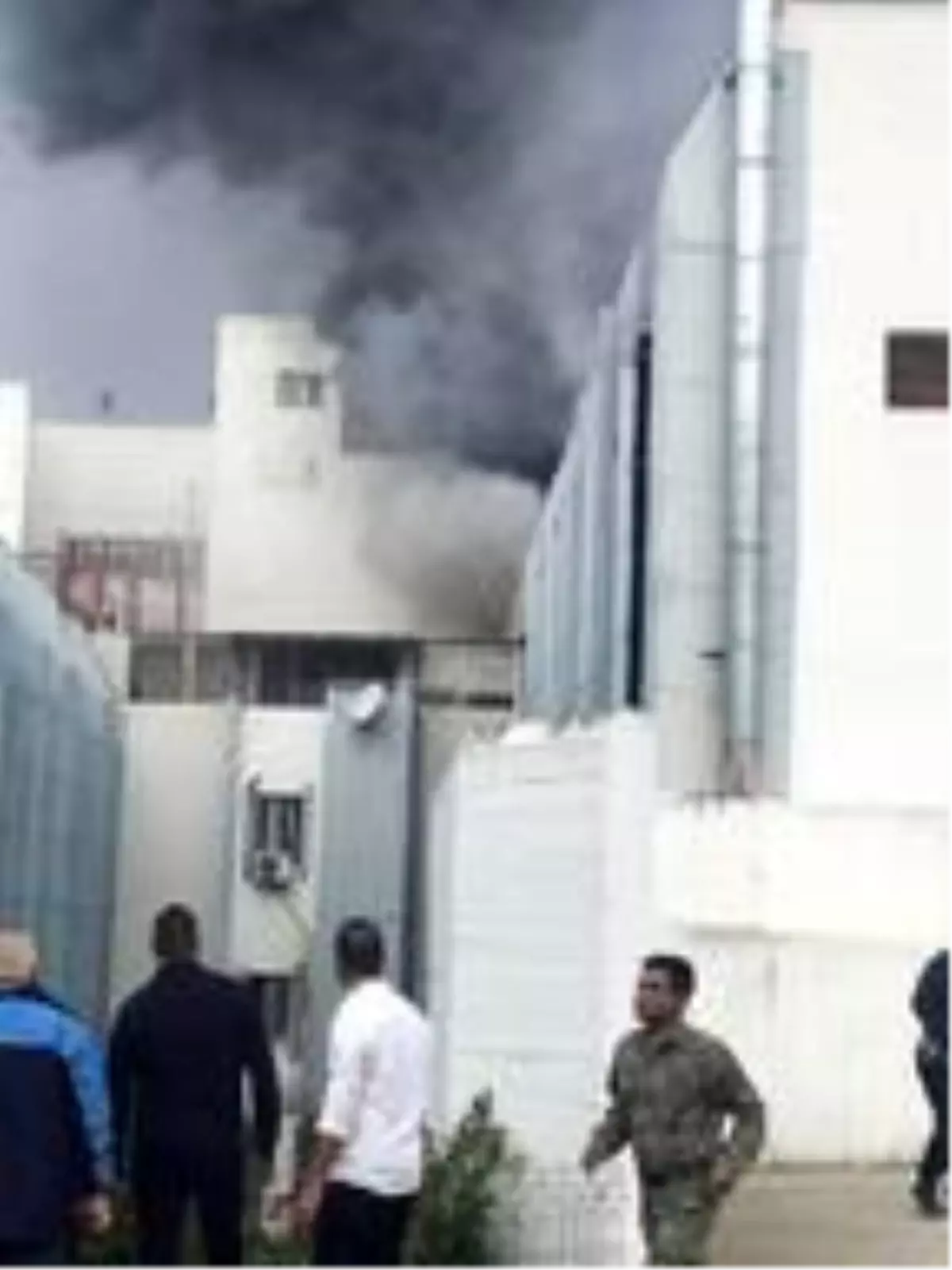 KKTC'de hastanede yangın: 2 ölü