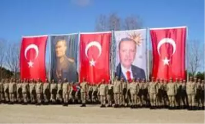 Mezun olan uzman jandarmalar, 'vatan bölünmez' diye haykırdı Mezun olan uzman jandarmalar, 'vatan bölünmez' diye haykırdı
