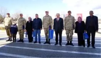 Mezun olan uzman jandarmalar, 'vatan bölünmez' diye haykırdı Mezun olan uzman jandarmalar, 'vatan bölünmez' diye haykırdı