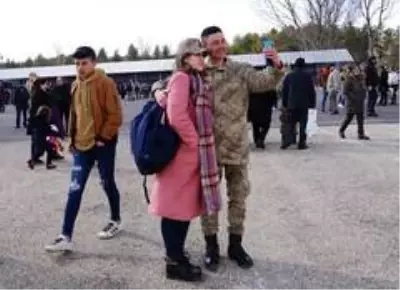 Mezun olan uzman jandarmalar, 'vatan bölünmez' diye haykırdı Mezun olan uzman jandarmalar, 'vatan bölünmez' diye haykırdı