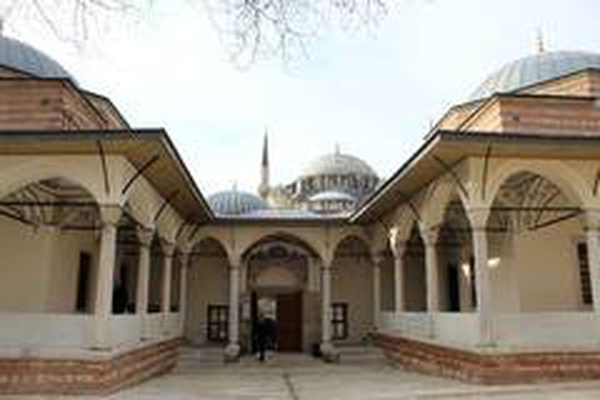 Restorasyonu tamamlanan Damat İbrahim Paşa Camii açıldı