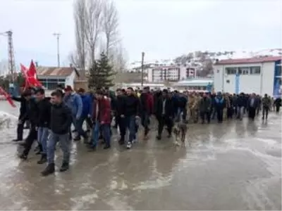 Türkiye Mehmetçik için tek yürek oldu Türkiye Mehmetçik için tek yürek oldu