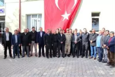 Türkiye Mehmetçik için tek yürek oldu Türkiye Mehmetçik için tek yürek oldu