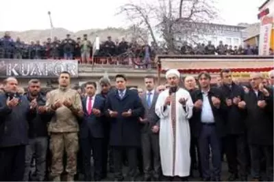 Türkiye Mehmetçik için tek yürek oldu Türkiye Mehmetçik için tek yürek oldu