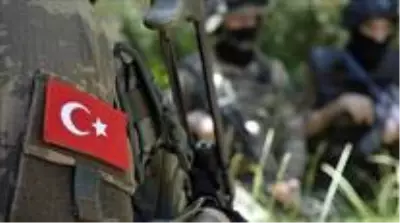 Türkiye tek yürek oldu! Ünlü isimlerin şehit paylaşımları peş peşe geldi Türkiye tek yürek oldu! Ünlü isimlerin şehit paylaşımları peş peşe geldi
