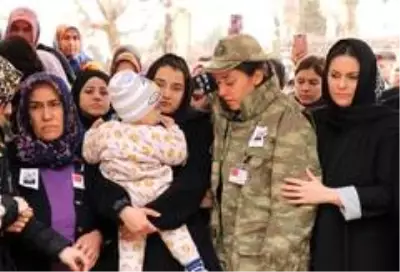 Adanalı İdlib şehidi son yolculuğuna uğurlandı Adanalı İdlib şehidi son yolculuğuna uğurlandı