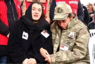 Adanalı İdlib şehidi son yolculuğuna uğurlandı Adanalı İdlib şehidi son yolculuğuna uğurlandı