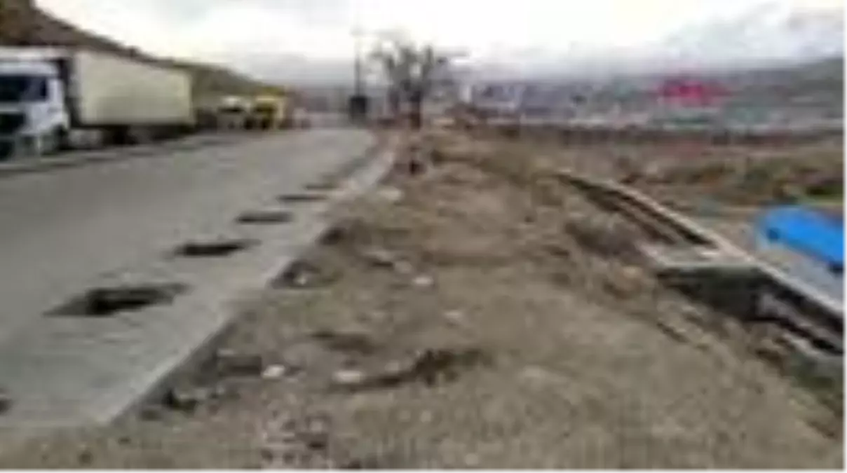 Ağrı tır sürücüleri gürbulak'taki sahra hastanesinde gözetim altında tutuluyor