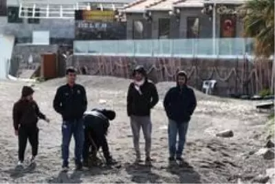 Ayvacık'tan bota bindirilen mülteciler 25 dakikada Yunanistan'da oluyor Ayvacık'tan bota bindirilen mülteciler 25 dakikada Yunanistan'da oluyor