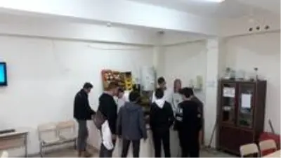 Bu okulda kantini öğrenciler işletiyor Bu okulda kantini öğrenciler işletiyor