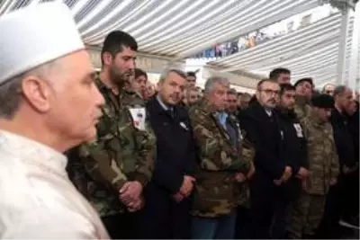 İdlib şehidi Astsubay Kıdemli Çavuş Akif Akçadağ Kahramanmaraş'ta son yolculuğuna uğurlandı İdlib şehidi Astsubay Kıdemli Çavuş Akif Akçadağ Kahramanmaraş'ta son yolculuğuna uğurlandı