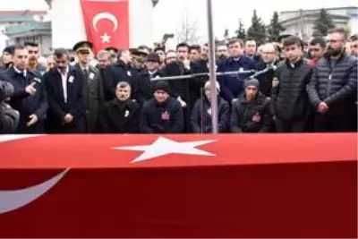 İdlib şehidi Piyade Yüzbaşı Süleyman Şahin son yolculuğuna uğurlandı İdlib şehidi Piyade Yüzbaşı Süleyman Şahin son yolculuğuna uğurlandı