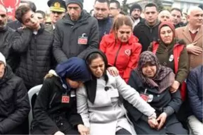 İdlib şehidi Piyade Yüzbaşı Süleyman Şahin son yolculuğuna uğurlandı İdlib şehidi Piyade Yüzbaşı Süleyman Şahin son yolculuğuna uğurlandı