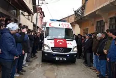 İdlib şehidi Piyade Yüzbaşı Süleyman Şahin son yolculuğuna uğurlandı İdlib şehidi Piyade Yüzbaşı Süleyman Şahin son yolculuğuna uğurlandı