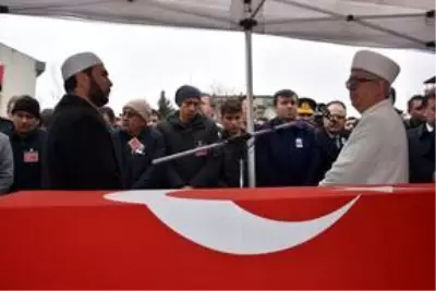 İdlib şehidi Piyade Yüzbaşı Süleyman Şahin son yolculuğuna uğurlandı İdlib şehidi Piyade Yüzbaşı Süleyman Şahin son yolculuğuna uğurlandı