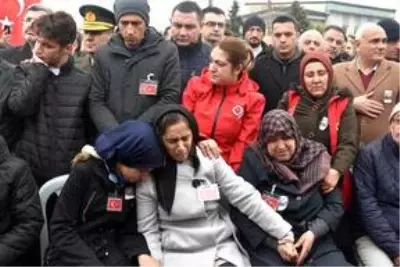 İdlib şehidi Piyade Yüzbaşı Süleyman Şahin son yolculuğuna uğurlandı İdlib şehidi Piyade Yüzbaşı Süleyman Şahin son yolculuğuna uğurlandı