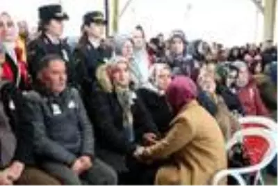 İdlib şehidi Tolga Can Yılmaz'ı 5 bin kişi uğurladı İdlib şehidi Tolga Can Yılmaz'ı 5 bin kişi uğurladı