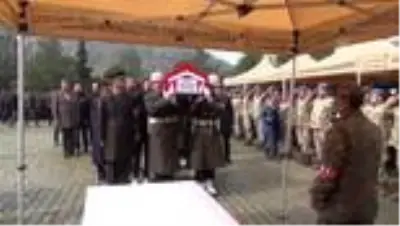 İdlib şehidi Uzman Onbaşı Ahmet Saygılı, son yolculuğuna uğurlandı İdlib şehidi Uzman Onbaşı Ahmet Saygılı, son yolculuğuna uğurlandı