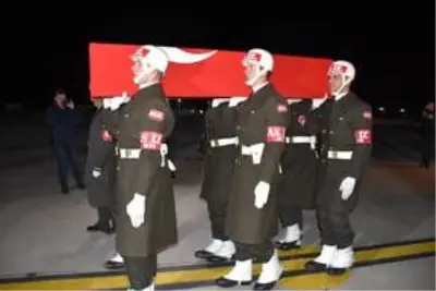 İdlip'de şehit düşen iki askerin naaşı Tekirdağ'a getirildi