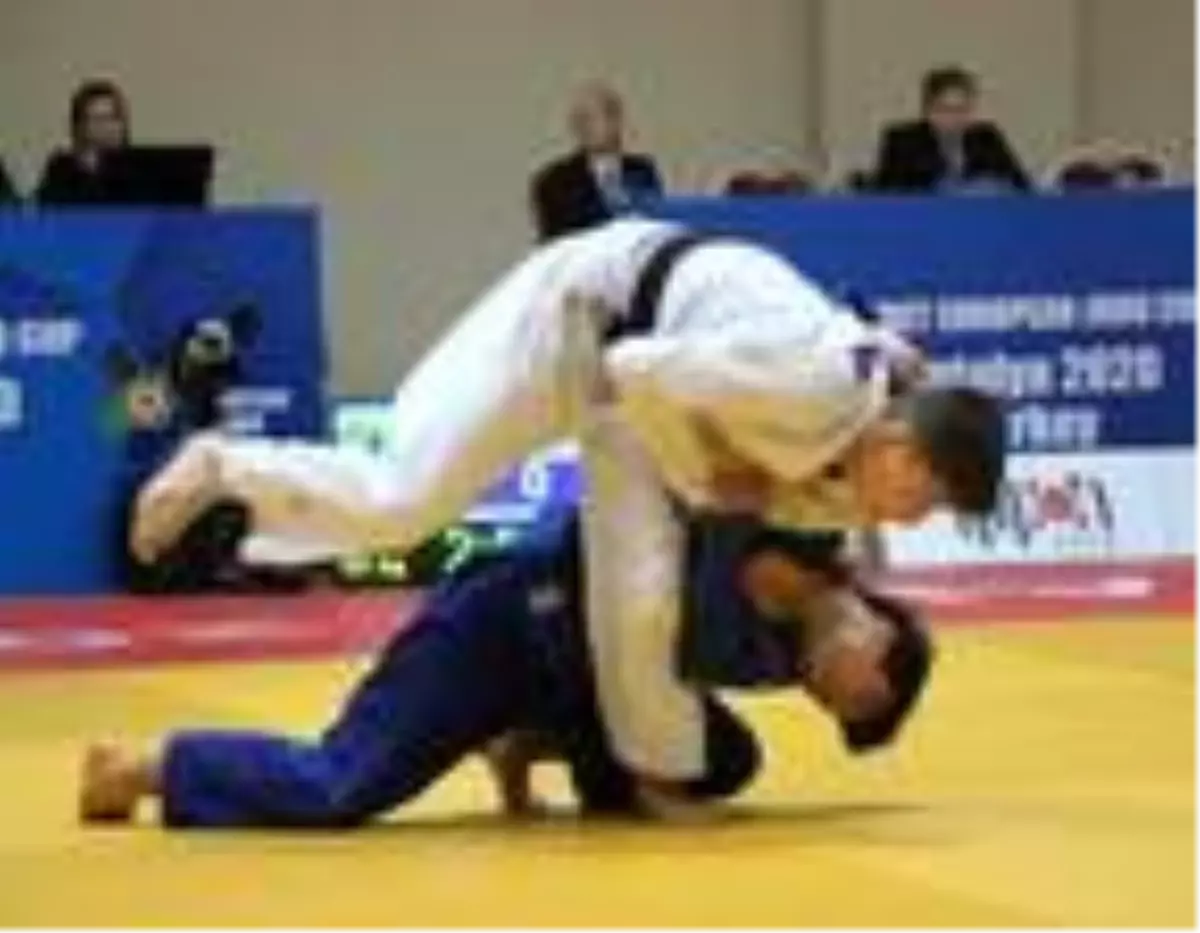 Judoda kupa heyecanı Kemer'de başladı
